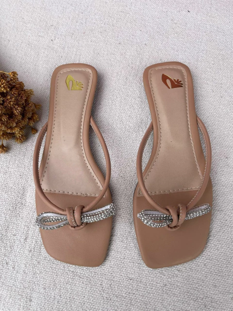 Rasteira Com Laço Brilhinho Nude - Use,ame e revenda rasteiras direto da fábrica - comprar online