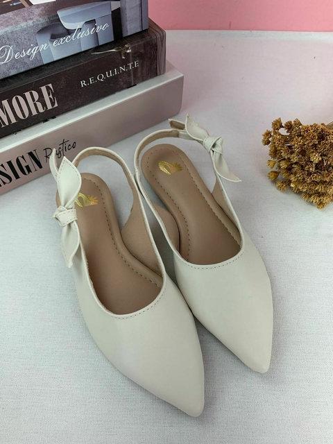 Sapatilha Chanel Off-White - Loja de fábrica direto para voçê - comprar online