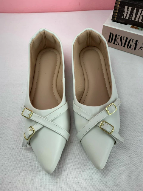 Sapatilha Bico Alongada com X com Fivela Off-White - Sapatilha de atacado para quem revende - comprar online