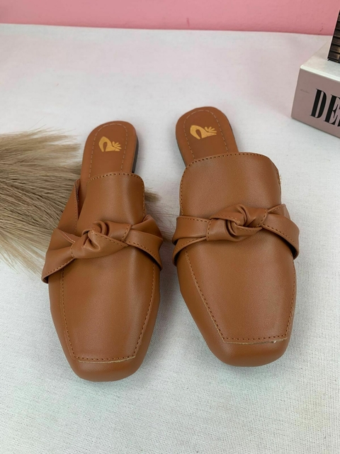 Mule Bico Quadrado Caramelo Com Nozinho - comprar online