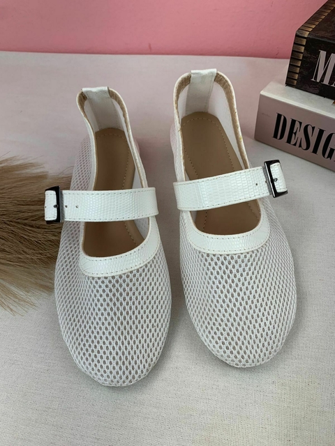 Sapatilha Boneca Com Fivela Branca - comprar online