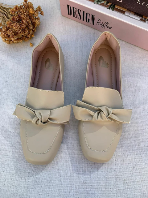 Mocassim Bico Quadrado – Conforto e Estilo para o Dia a Dia
