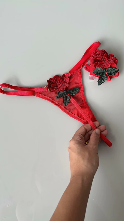 Calcinha Fio em Tule Floral Vermelho