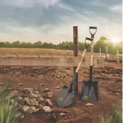 Pá em Aço Quadrada Pequena c/Cabo Madeira (45cm) TRAMONTINA na internet