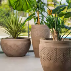 Vaso Tribo Cilíndrico 55 (72L) Cor Cimento Queimado JAPI - Cultiv.me