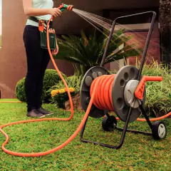 Imagem do Enrolador de Mangueira com Rodinhas TRAMONTINA