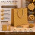 50un Sacola Presente Papel Dourado 23x18x10cm c/ alça luxo - GR GASTRONOMIA E DECORAÇÃO