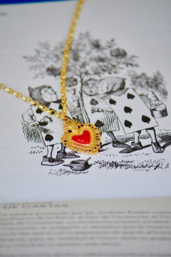 COLLAR GERAL QUEEN OF HEARTS en internet