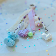 COLGANTE BAG CHARM KIDS en internet