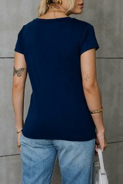 Tshirt "Gola V" (Azul Marinho) - comprar online