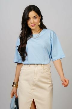 Maxi Tshirt (Azul bebê) na internet
