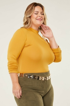 Cacharrel "Plus Size" (Mostarda) na internet