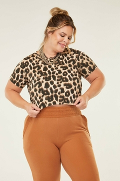 Cropped "Plus Size" Estampado (Onça Bege) na internet