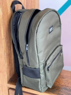 Mochila Silvestre verde militar adulto na internet