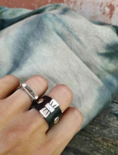 ANILLO ROCK MOÑITO NEGRO en internet