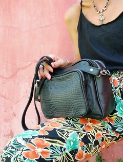 CARTERA/BANDOLERA ATENEA NEGRA - comprar online