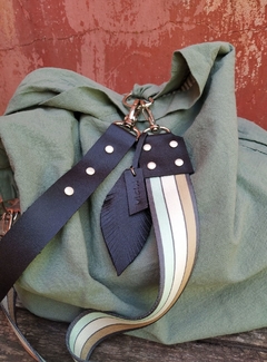 BOLSO ANA VERDE LISO - Misia Accesorios - De Tandil a todo el país