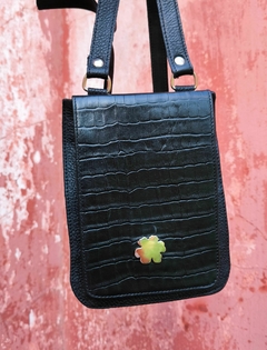 PORTACELULAR IRIS NEGRO CROCCÓ - comprar online