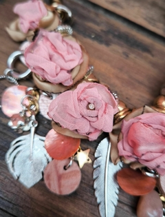 COLLAR FLORES ROSAS en internet
