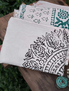 MONEDERO/ PORTA CELULAR MANDALA en internet