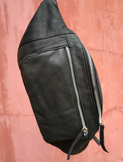 RIÑONERA CROWN XL NEGRA en internet