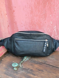 RIÑONERA CROWN XL NEGRA