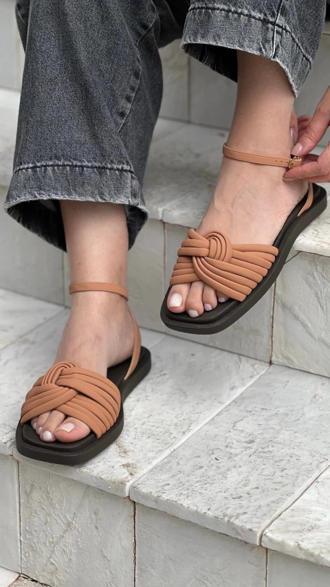 RASTEIRA DETALHE TRANÇADO CARAMELO - comprar online