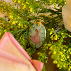 Pingente Bailarina • Rosas Brancas - loja online