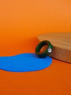 Anel Verde Oliva - Orgânika - Orgânika Acessórios - peças coloridas feitas à mão, leves e antialérgicas