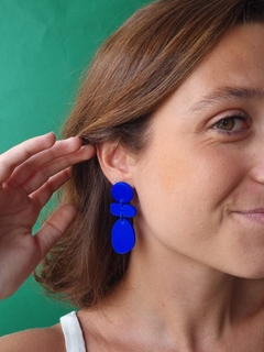 Brinco Cascata Azul Royal - Orgânika - Orgânika Acessórios - peças coloridas feitas à mão, leves e antialérgicas