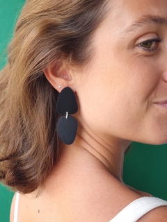 Brinco Pétala Preto - Orgânika - comprar online