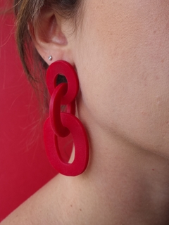Brinco Elos Vermelho Carmim - Orgânika - Orgânika Acessórios - peças coloridas feitas à mão, leves e antialérgicas