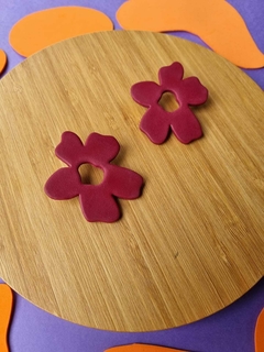 Brinco Flor Roxo Uva - Orgânika - comprar online