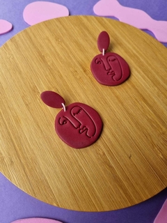 Brinco Mona Roxo Uva - Orgânika - comprar online