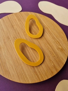 Brinco Orgânico Amarelo Ocre - Orgânika na internet