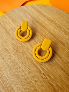 Brinco Pandora Amarelo Ocre - Orgânika - comprar online