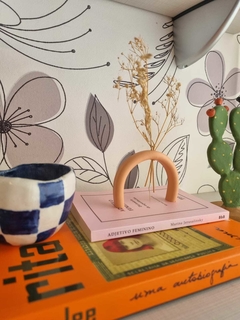 Vaso Bege - Orgânika - Orgânika Acessórios - peças coloridas feitas à mão, leves e antialérgicas