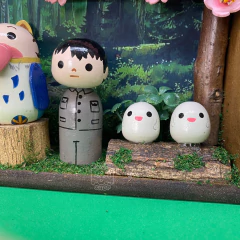 Quadro cenário kokeshi O menino e a garça - comprar online