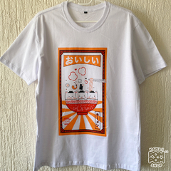 Camiseta PomPom Lámen おいしい na internet