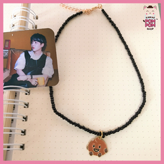 Colar de miçangas com pingente de metal BTS BT21 - Kawaii PomPom Shop