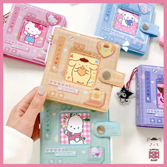 Mini binder para photocard com pingente Sanrio