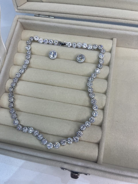 Colar inspiração swarovski joia menor