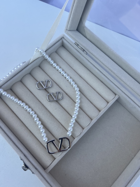 Conjunto perolado prata Valentino