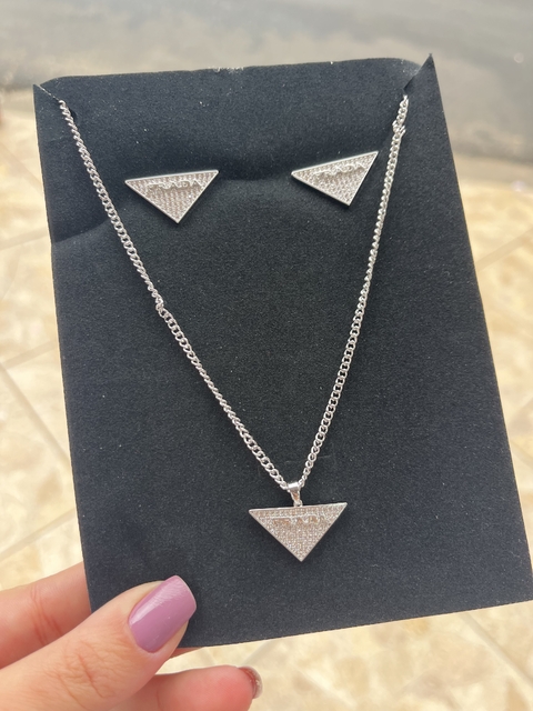 Conjunto prada prata