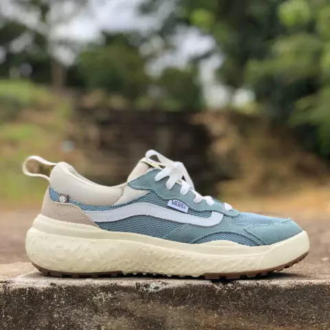 ZAPATILLAS VANS ULTRARANGE NEO VR3 CELESTE