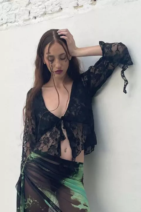 Remera Coqueta Negra