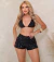 Shorts Lola na internet