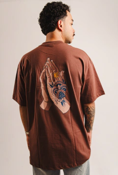 Oversized Only Jesus - Marrom
