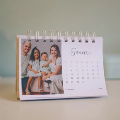 Calendário Olívia 2026 de mesa