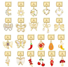 Pulsera Brazalete Dorada Para Mujer + 3 Dijes + Cajita - comprar online